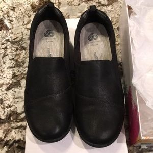 Black Clarks Cloud Steppers 8 1/2 N